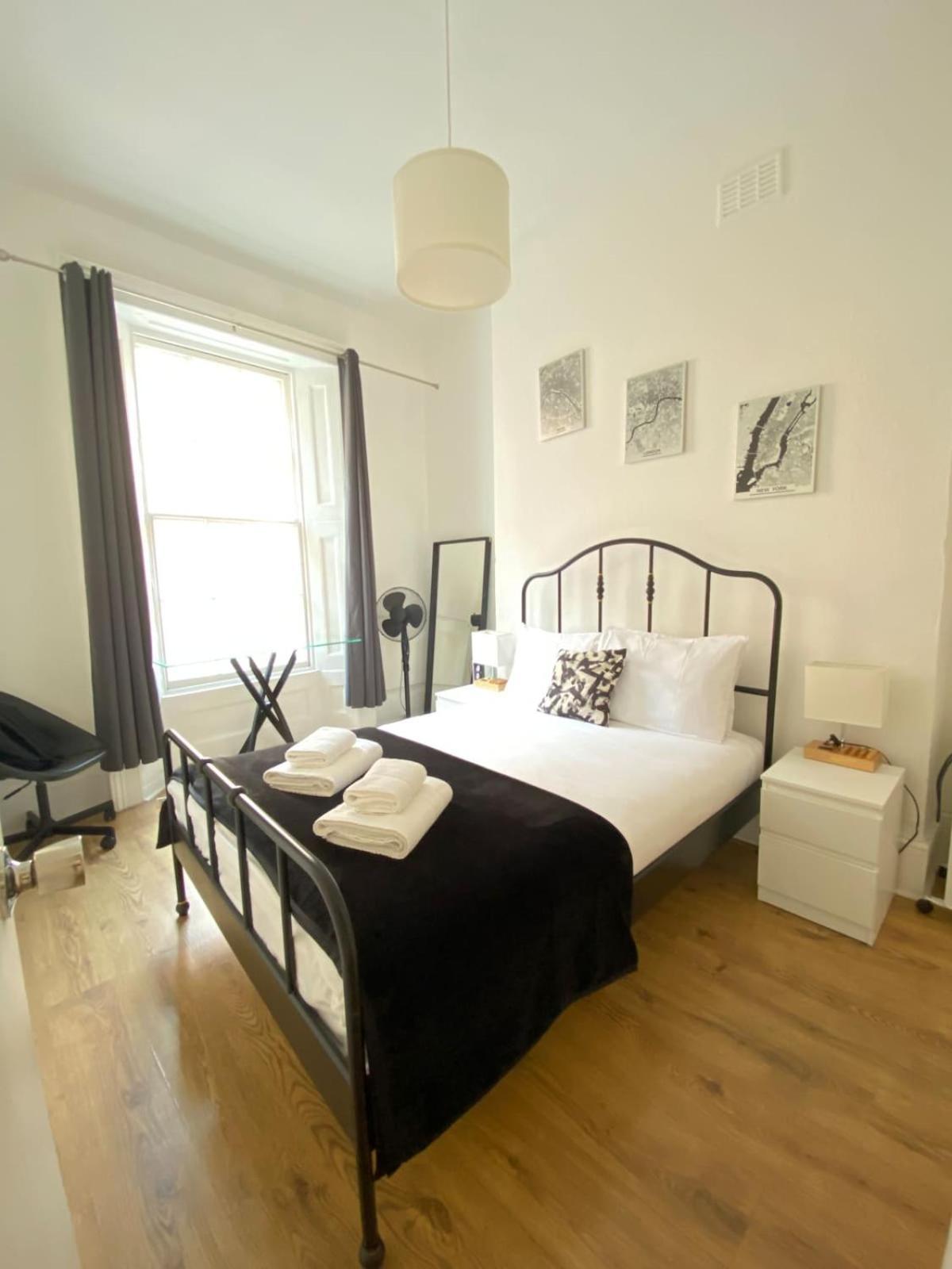 Stay In The Heart Of Soho Лондон Экстерьер фото