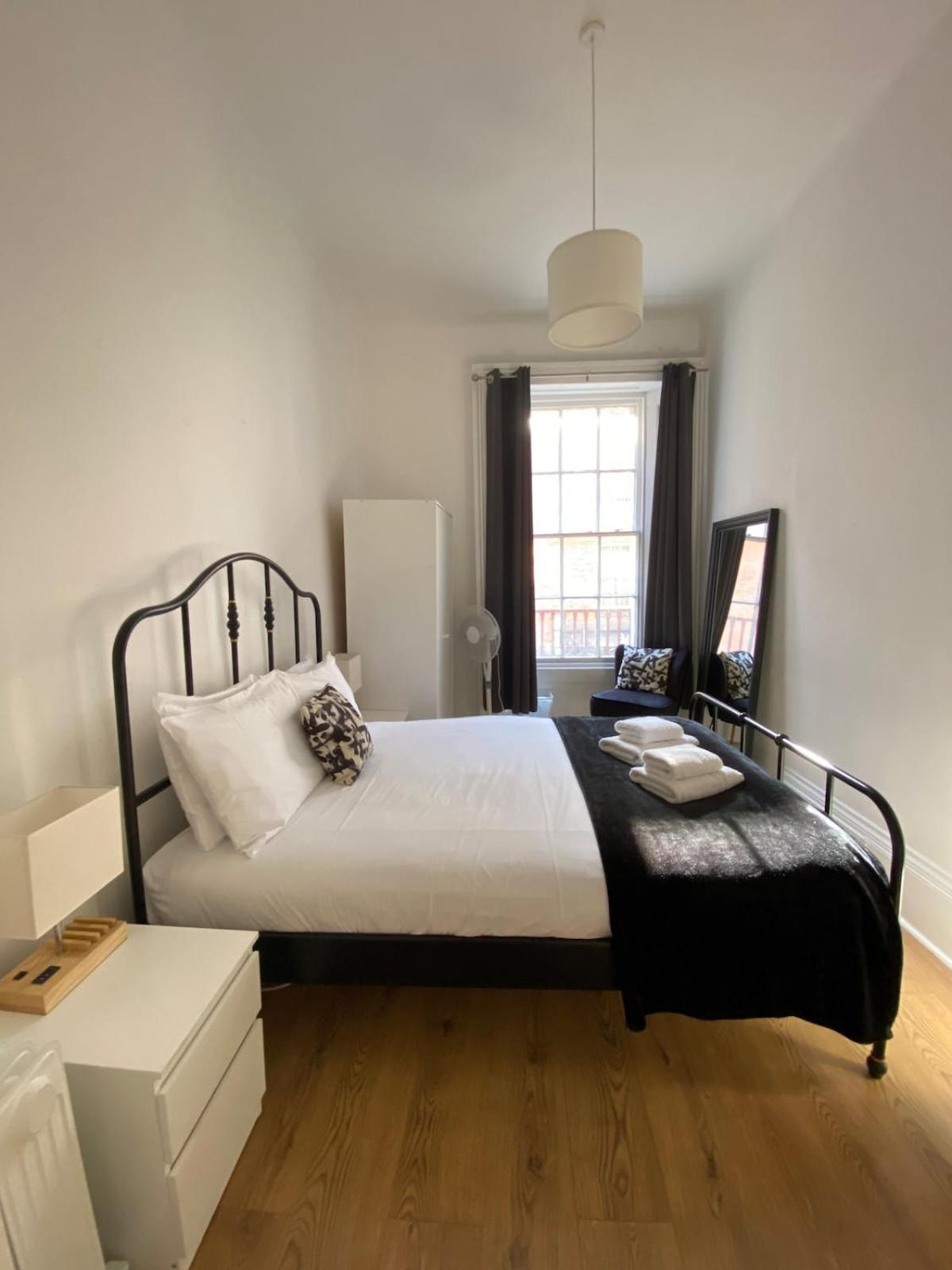 Stay In The Heart Of Soho Лондон Экстерьер фото